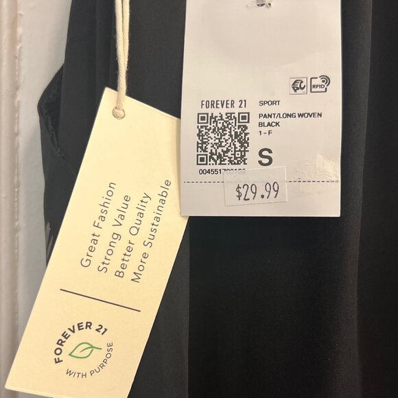 SALE!!!  forever 21 cargo/utility nylon jogger size small - Picture 8 of 9